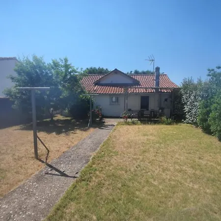 Entre Port Et Plages Holiday home *